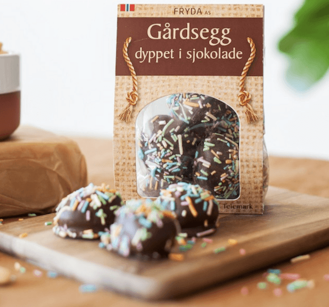 Fryda Gårdsegg dyppet i sjokolade